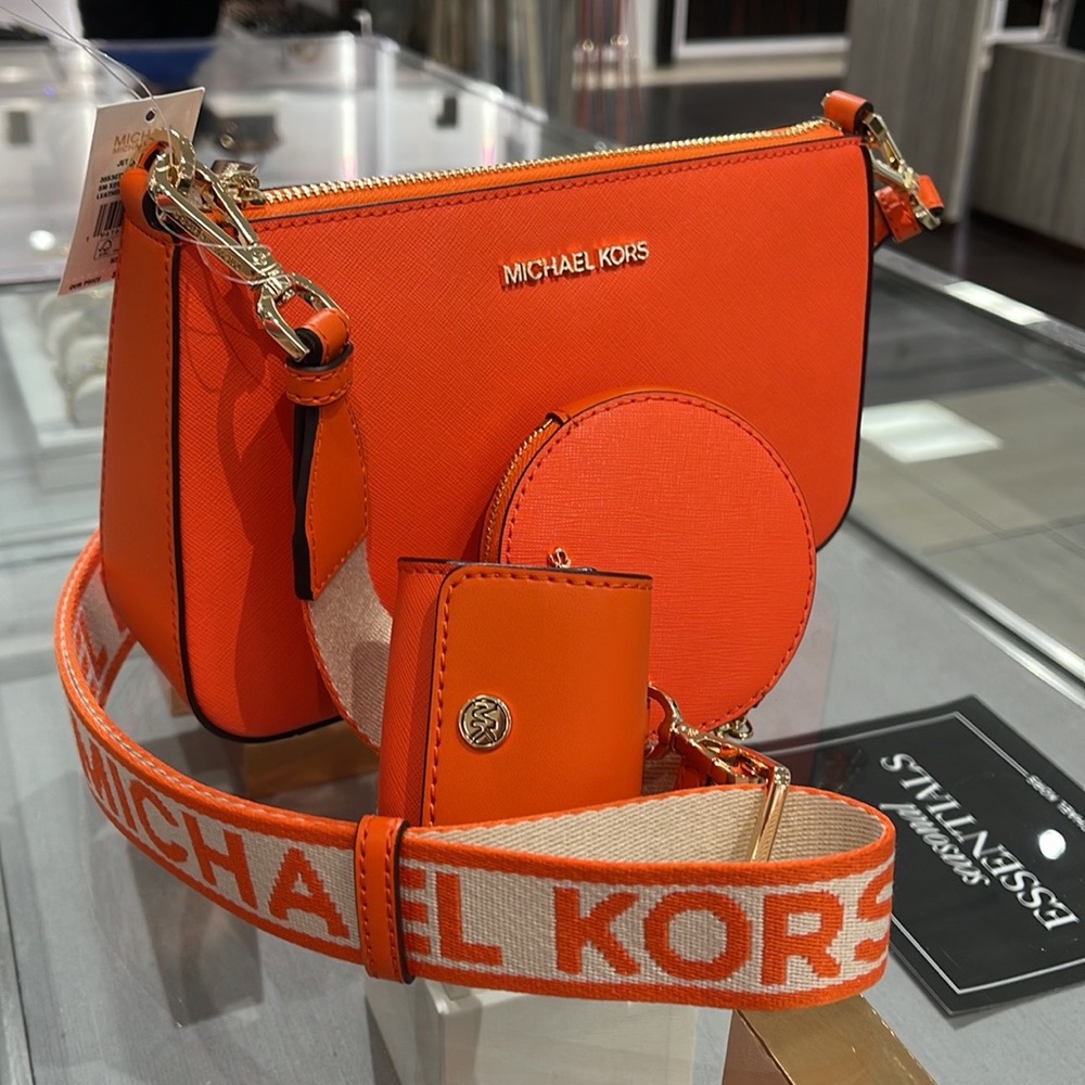 MICHAEL KORS JET SET TRAVEL SMALL SHOULDER CROSSBODY BAG WITH TECH ATTCH AIRPOD